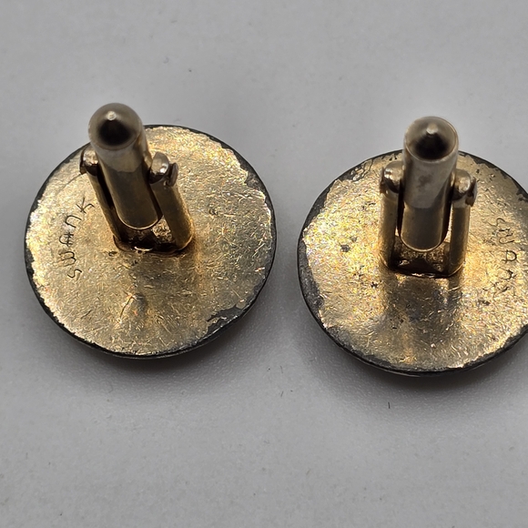 SWANK Gold and Black Cameo Cuff Links - Picture 4 of 5